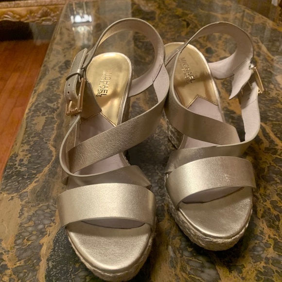 Michael Kors Gold Strappy Wedge Espadrille Size 10 - Picture 2 of 5